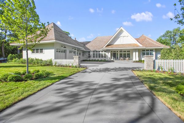 Cost of Driveway Concreting in Longmont