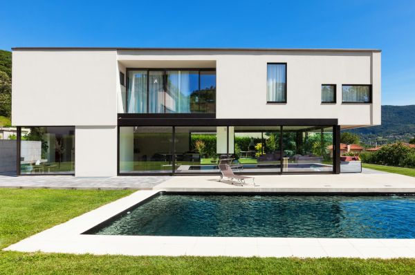 Cost of Poolside Concrete Construction in Longmont