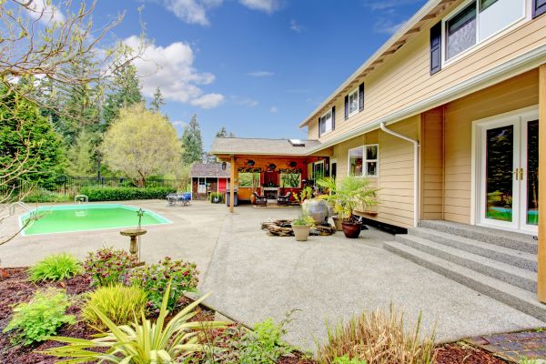 Cost of Pool Area Concreting in Longmont